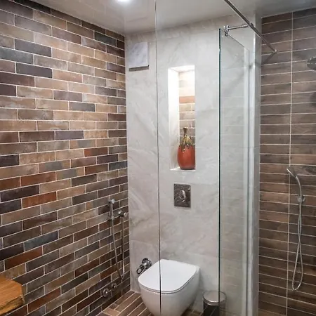 Hunters House Ezerets