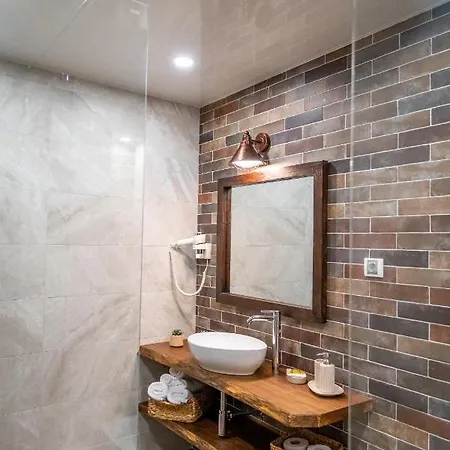 Hunters House Ezerets