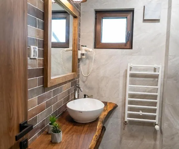 Hunters House Езерец