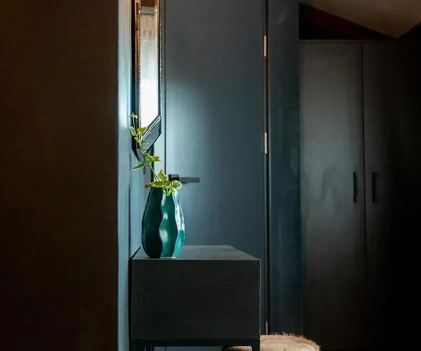 Hunters House Къща за гости