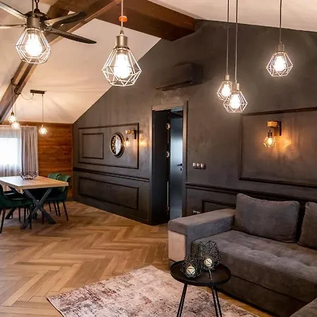 Hunters House Pensjonat 4*