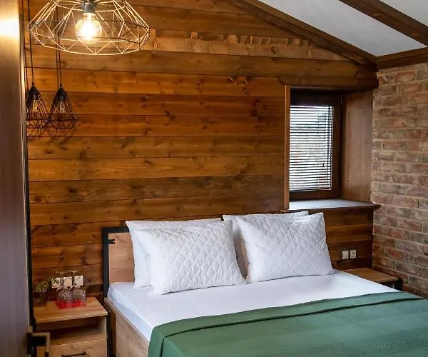 Hunters House Ezerets