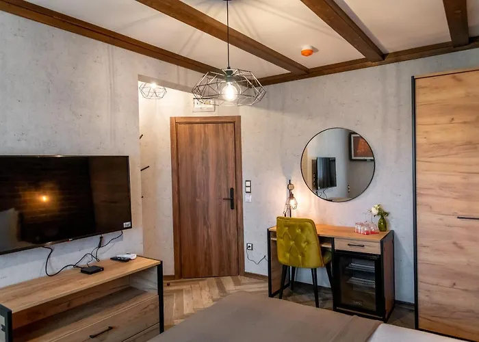 Hunters House Ezerets